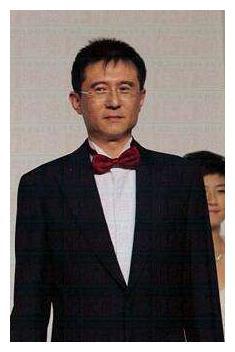 从1993年开始,徐威宠了袁立12年,为何转身娶了世界冠军张怡宁?